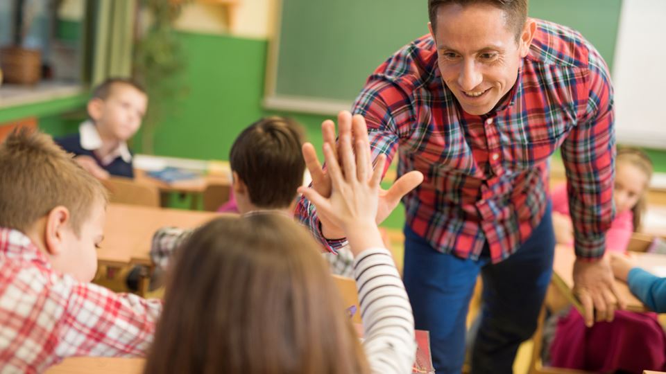 Van verpleegster naar meester: zij-instromers veroveren de scholen