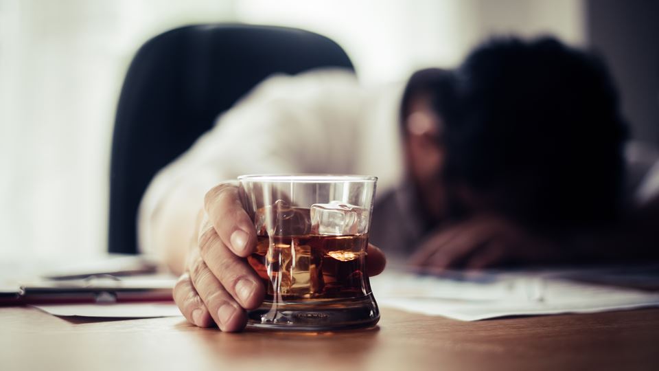 De invloed van alcohol op je werkprestaties