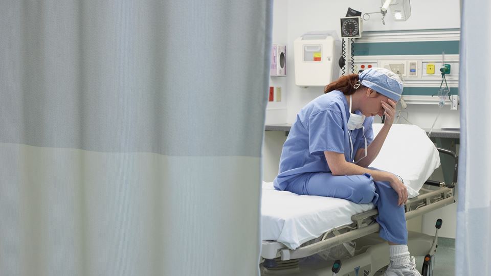Ziekteverzuim onder zorgmedewerkers neemt fors toe