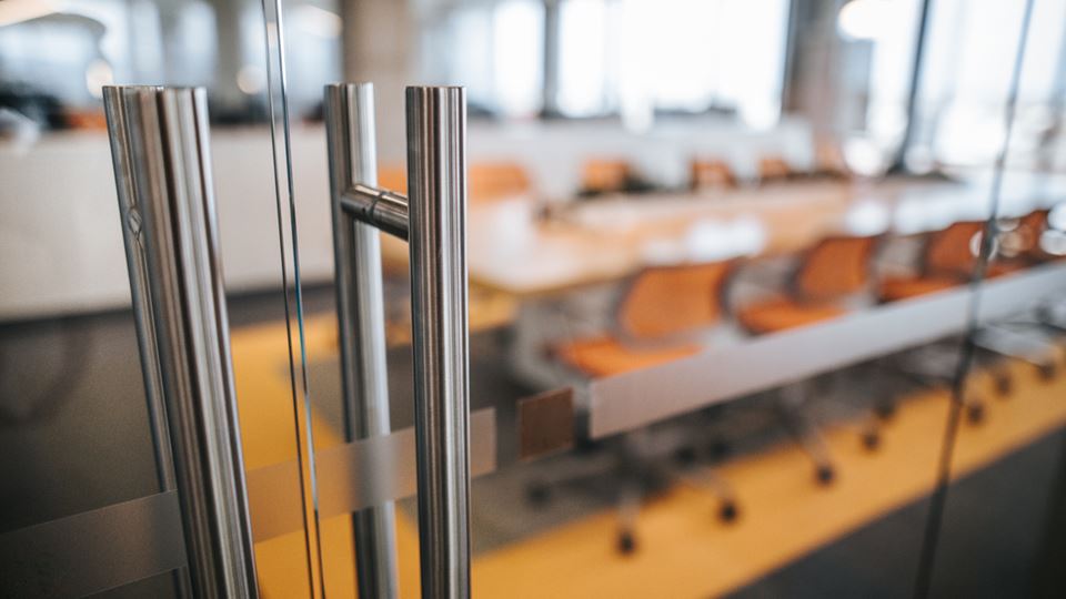 Grootste werkgevers houden personeel thuis