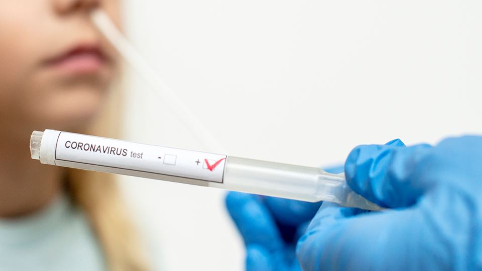 ‘Verplichte coronatest voor personeel’