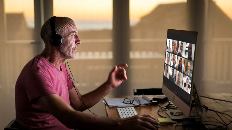 Verboden: videovergaderingen op vrijdag