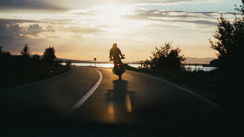 Op de motor naar werk: Het motor theorie examen, voordelen en meer!